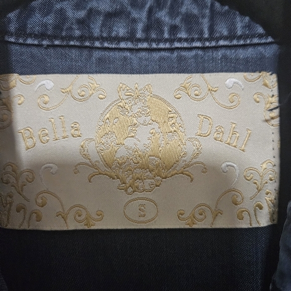 Bella Dahl chambray button down vneck top Size small - Picture 4 of 9